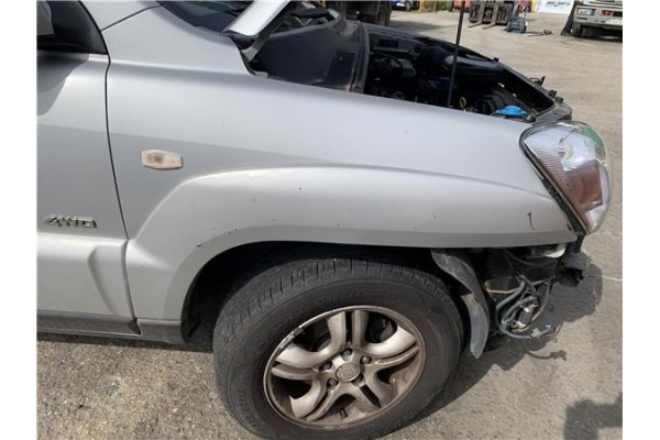 Recambio de aleta delantero derecha para kia sportage (km) 2.0 crdi referencia OEM IAM 663211F130  