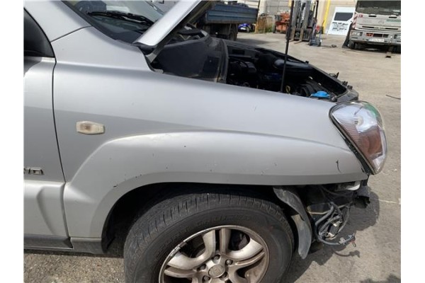 Recambio de aleta delantero derecha para kia sportage (km) 2.0 crdi referencia OEM IAM 663211F130  