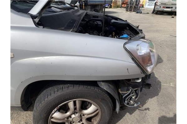 Recambio de aleta delantero derecha para kia sportage (km) 2.0 crdi referencia OEM IAM 663211F130  