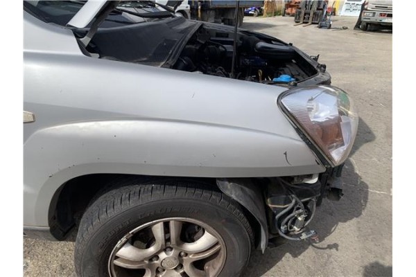 Recambio de aleta delantero derecha para kia sportage (km) 2.0 crdi referencia OEM IAM 663211F130  