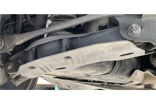 Recambio de brazo suspension trasero izquierdo para bmw serie 1 berlina 5p (f20) 2.0 116d referencia OEM IAM 33326867541  