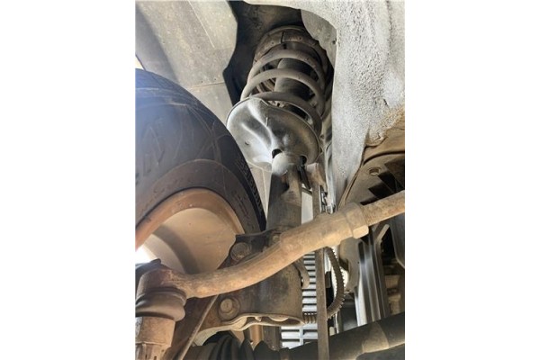 Recambio de amortiguador delantero izquierdo para kia sportage (km) 2.0 crdi referencia OEM IAM 546512E500  