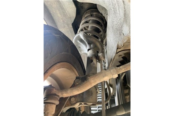 Recambio de amortiguador delantero izquierdo para kia sportage (km) 2.0 crdi referencia OEM IAM 546512E500  