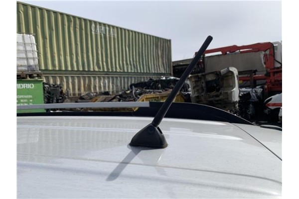 Recambio de antena electrica para kia sportage (km) 2.0 crdi referencia OEM IAM 962501F200 96200G6000 