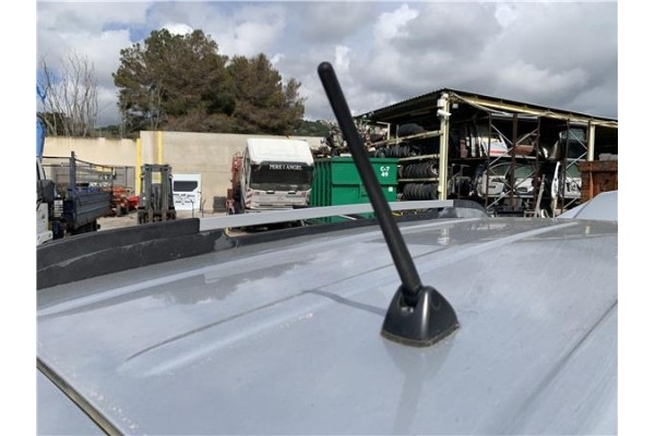 Recambio de antena electrica para kia sportage (km) 2.0 crdi referencia OEM IAM 962501F200 96200G6000 