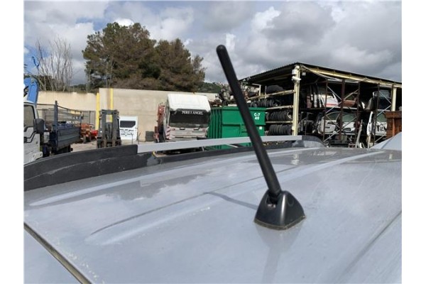 Recambio de antena electrica para kia sportage (km) 2.0 crdi referencia OEM IAM 962501F200 96200G6000 