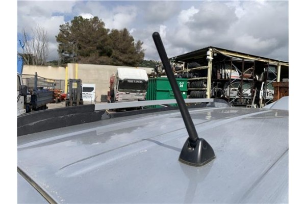 Recambio de antena electrica para kia sportage (km) 2.0 crdi referencia OEM IAM 962501F200 96200G6000 