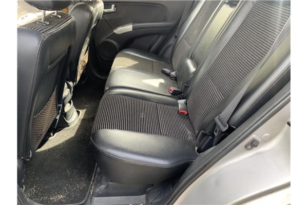 Recambio de asientos traseros para kia sportage (km) 2.0 crdi referencia OEM IAM 894001F0125BK 893001F0125BK 