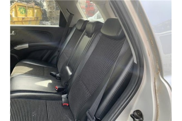 Recambio de asientos traseros para kia sportage (km) 2.0 crdi referencia OEM IAM 894001F0125BK 893001F0125BK 