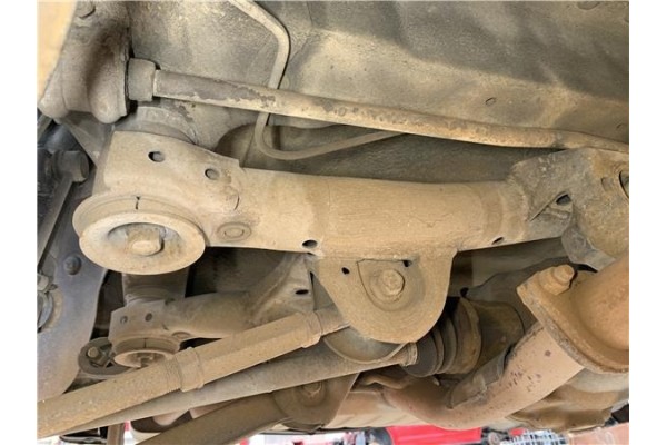 Recambio de barra estabilizadora trasero para kia sportage (km) 2.0 crdi referencia OEM IAM 555102E100  