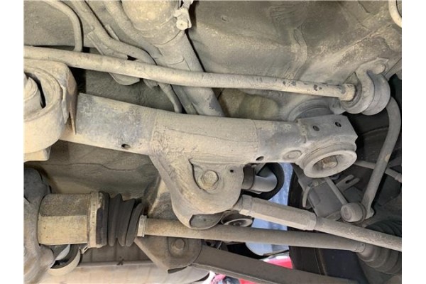 Recambio de barra estabilizadora trasero para kia sportage (km) 2.0 crdi referencia OEM IAM 555102E100  