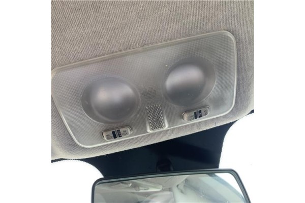 Recambio de luz delantero central techo para fiat punto / grande punto (199) 1.4 referencia OEM IAM 735533394  
