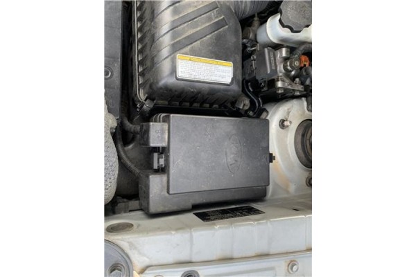 Recambio de caja fusibles/rele para kia sportage (km) 2.0 crdi referencia OEM IAM 919511F220 1,54866E+19 