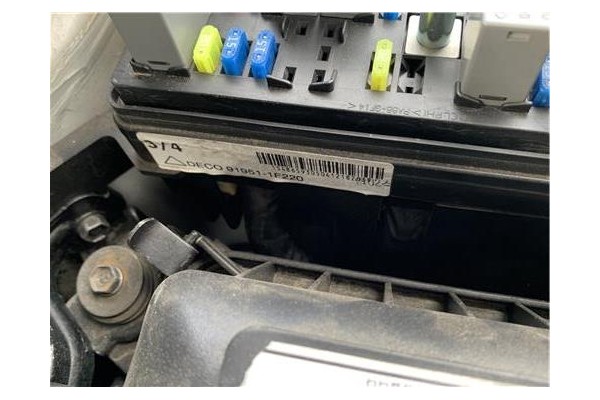Recambio de caja fusibles/rele para kia sportage (km) 2.0 crdi referencia OEM IAM 919511F220 1,54866E+19 