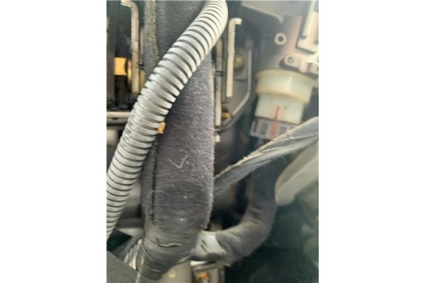 Recambio de columna direccion para kia sportage (km) 2.0 crdi referencia OEM IAM 563102E100  