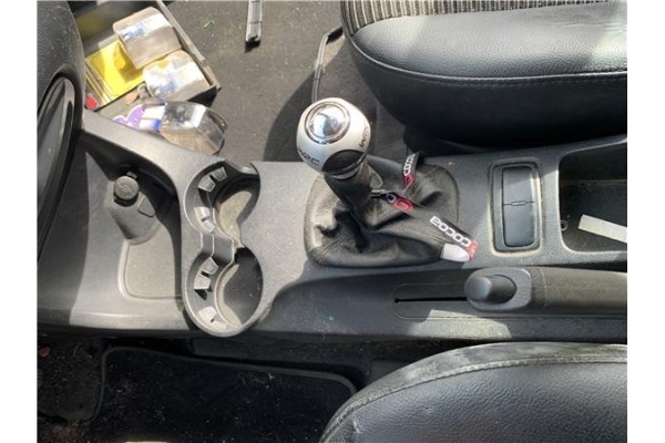 Recambio de consola para kia sportage (km) 2.0 crdi referencia OEM IAM 846111F000WK 846111F000WK 