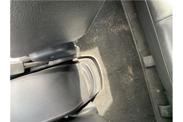 Recambio de consola para kia sportage (km) 2.0 crdi referencia OEM IAM 846111F000WK 846111F000WK 