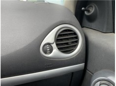 Recambio de rejilla entrada de aire para renault clio iii 1.5 dci (br17, cr17) referencia OEM IAM 7701061211  