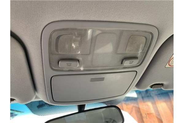 Recambio de luz delantero central techo para kia sportage (km) 2.0 crdi referencia OEM IAM 928502E000LX  