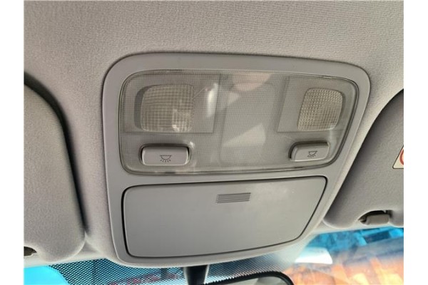 Recambio de luz delantero central techo para kia sportage (km) 2.0 crdi referencia OEM IAM 928502E000LX  