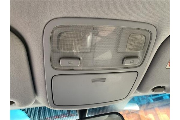 Recambio de luz delantero central techo para kia sportage (km) 2.0 crdi referencia OEM IAM 928502E000LX  