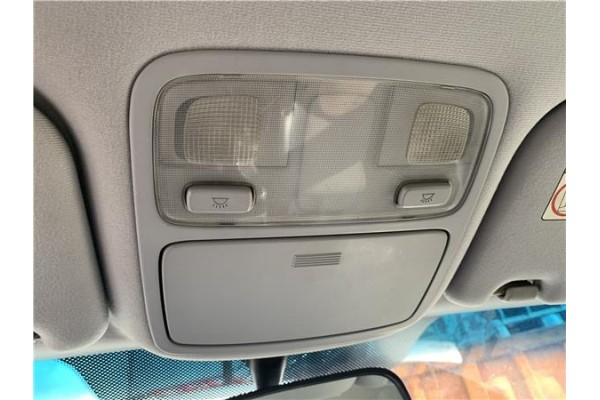 Recambio de luz delantero central techo para kia sportage (km) 2.0 crdi referencia OEM IAM 928502E000LX  