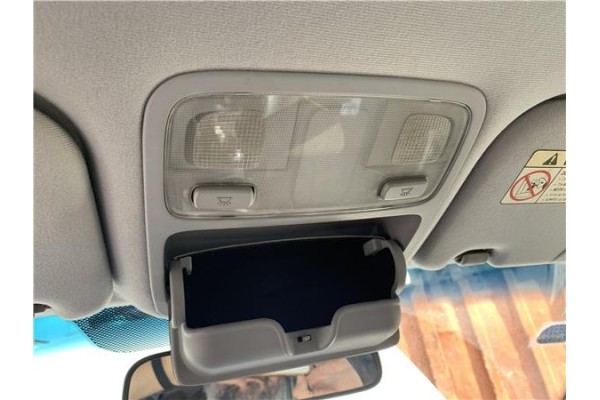 Recambio de luz delantero central techo para kia sportage (km) 2.0 crdi referencia OEM IAM 928502E000LX  