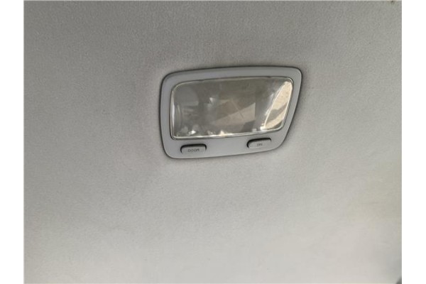 Recambio de luz trasero central techo para kia sportage (km) 2.0 crdi referencia OEM IAM 926202E000LX  