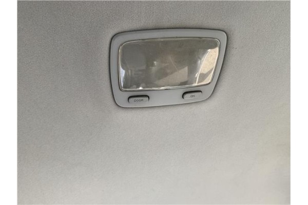 Recambio de luz trasero central techo para kia sportage (km) 2.0 crdi referencia OEM IAM 926202E000LX  