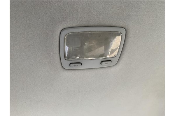 Recambio de luz trasero central techo para kia sportage (km) 2.0 crdi referencia OEM IAM 926202E000LX  
