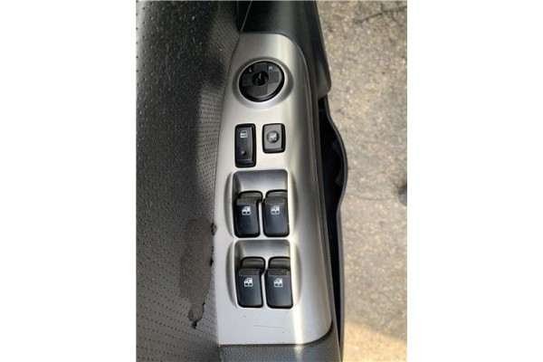 Recambio de mando elevalunas delantero izquierdo para kia sportage (km) 2.0 crdi referencia OEM IAM 935701F370SS  