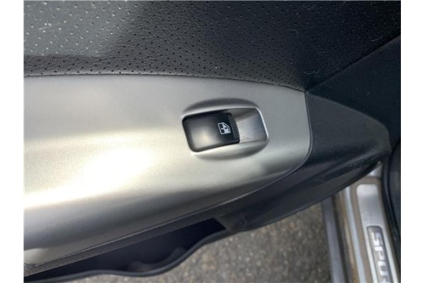 Recambio de mando elevalunas trasero izquierdo para kia sportage (km) 2.0 crdi referencia OEM IAM 935801F010SS  