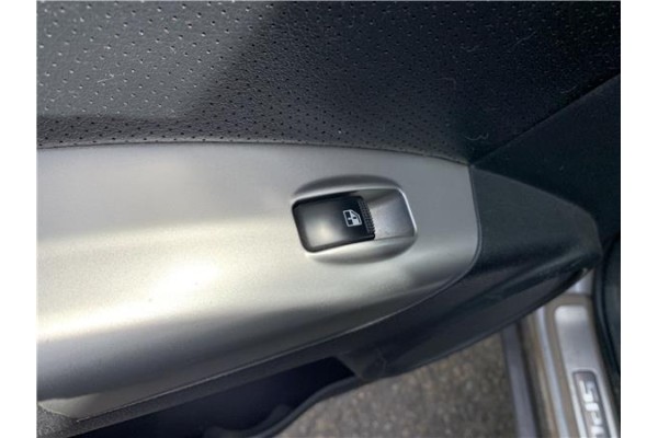 Recambio de mando elevalunas trasero izquierdo para kia sportage (km) 2.0 crdi referencia OEM IAM 935801F010SS  