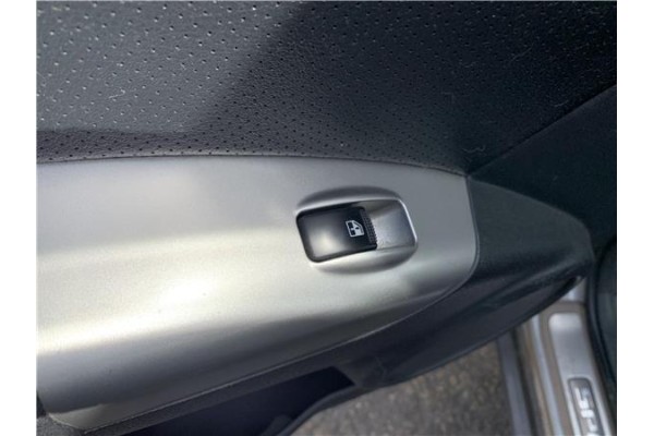 Recambio de mando elevalunas trasero izquierdo para kia sportage (km) 2.0 crdi referencia OEM IAM 935801F010SS  