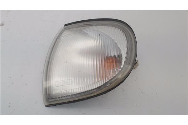 Recambio de intermitente delantero izquierdo para nissan serena (c23m) 2.3 d referencia OEM IAM 261357C000  