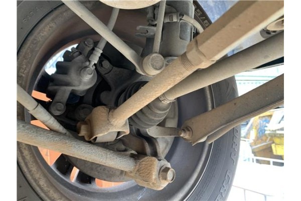 Recambio de mangueta trasero derecha para kia sportage (km) 2.0 crdi referencia OEM IAM 527602E500  