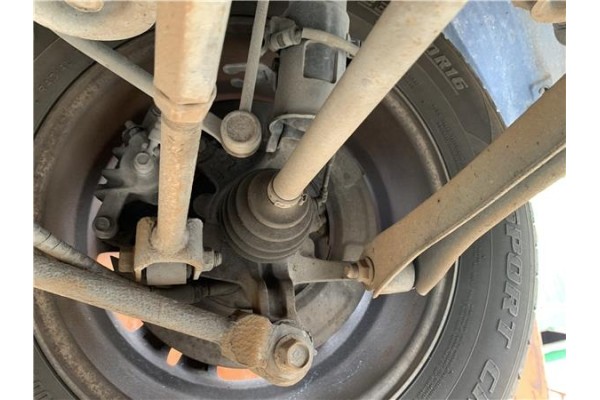 Recambio de mangueta trasero derecha para kia sportage (km) 2.0 crdi referencia OEM IAM 527602E500  