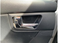 Recambio de manilla int. puerta trasero izquierda para kia sportage (km) 2.0 crdi referencia OEM IAM 826101F010  