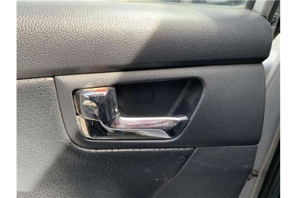 Recambio de manilla int. puerta trasero izquierda para kia sportage (km) 2.0 crdi referencia OEM IAM 826101F010  