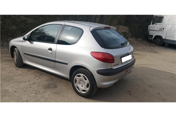 peugeot 206 del año 2002