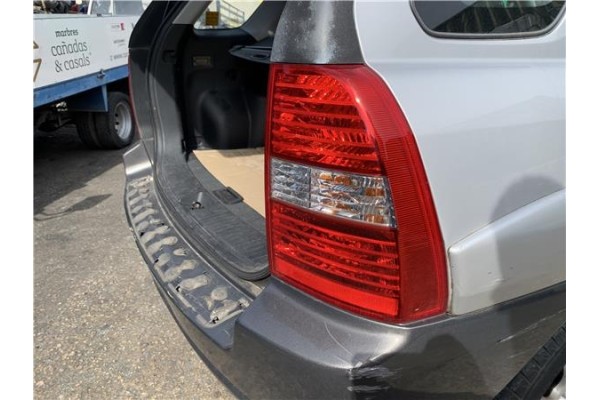 Recambio de piloto trasero derecho para kia sportage (km) 2.0 crdi referencia OEM IAM 924021F010 924021F011 