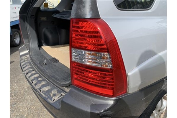 Recambio de piloto trasero derecho para kia sportage (km) 2.0 crdi referencia OEM IAM 924021F010 924021F011 