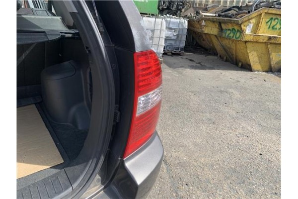 Recambio de piloto trasero derecho para kia sportage (km) 2.0 crdi referencia OEM IAM 924021F010 924021F011 