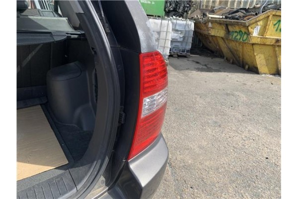 Recambio de piloto trasero derecho para kia sportage (km) 2.0 crdi referencia OEM IAM 924021F010 924021F011 