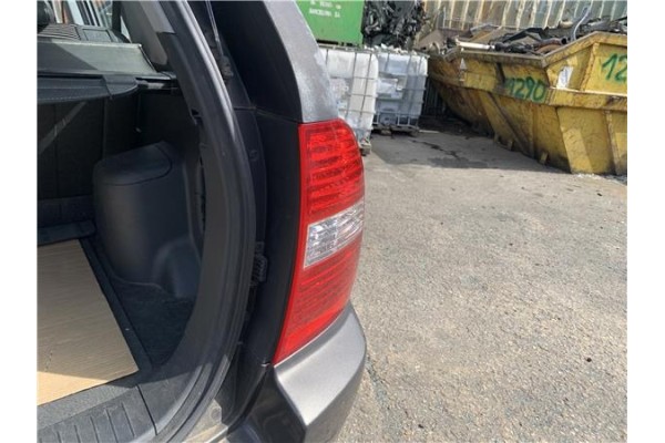 Recambio de piloto trasero derecho para kia sportage (km) 2.0 crdi referencia OEM IAM 924021F010 924021F011 