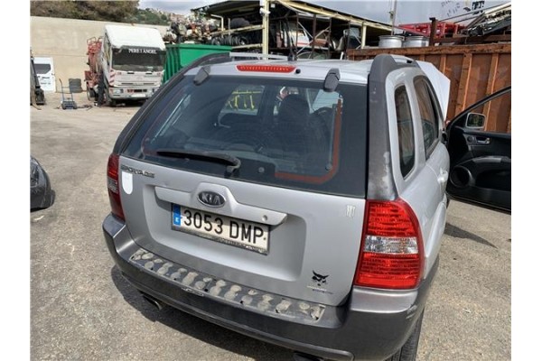 Recambio de porton trasero para kia sportage (km) 2.0 crdi referencia OEM IAM 737001F070  