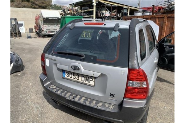 Recambio de porton trasero para kia sportage (km) 2.0 crdi referencia OEM IAM 737001F070  