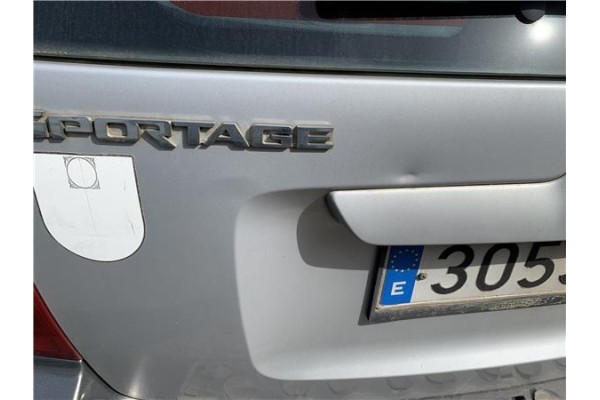 Recambio de porton trasero para kia sportage (km) 2.0 crdi referencia OEM IAM 737001F070  