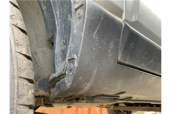 Recambio de spoiler talonera lat. izquierda para kia sportage (km) 2.0 crdi referencia OEM IAM 877511F000  