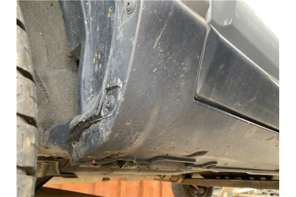 Recambio de spoiler talonera lat. izquierda para kia sportage (km) 2.0 crdi referencia OEM IAM 877511F000  